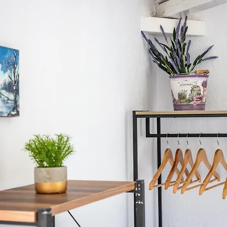 Pastalia Σκόπελος